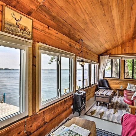 Private Island With Land Access Cabin Hammond エクステリア 写真