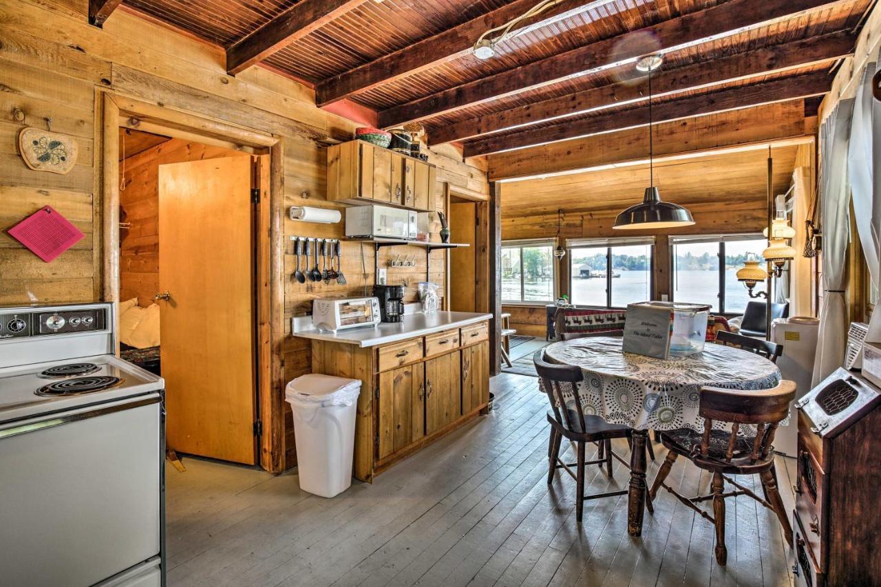 Private Island With Land Access Cabin Hammond エクステリア 写真