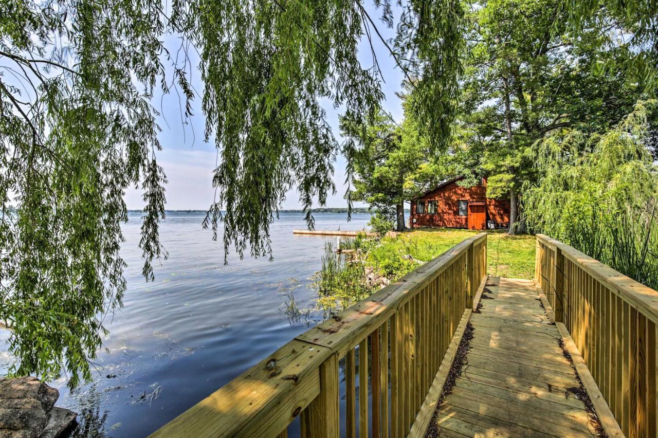 Private Island With Land Access Cabin Hammond エクステリア 写真